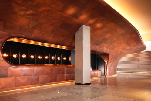 /Media/images/Product_Images/HotelReviews/MondrianLondonEngland/Mondrain-hotel-lobby-luxury-travel-bible.jpg